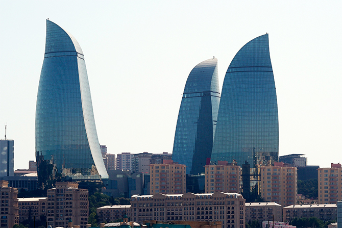 阿塞拜疆最高建筑——火焰塔由三幢火舌造型的大楼组成